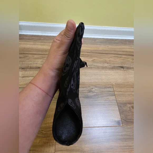 Alexander McQueen - Faithful De-Manta Skull Clutch - Picture 7 of 17